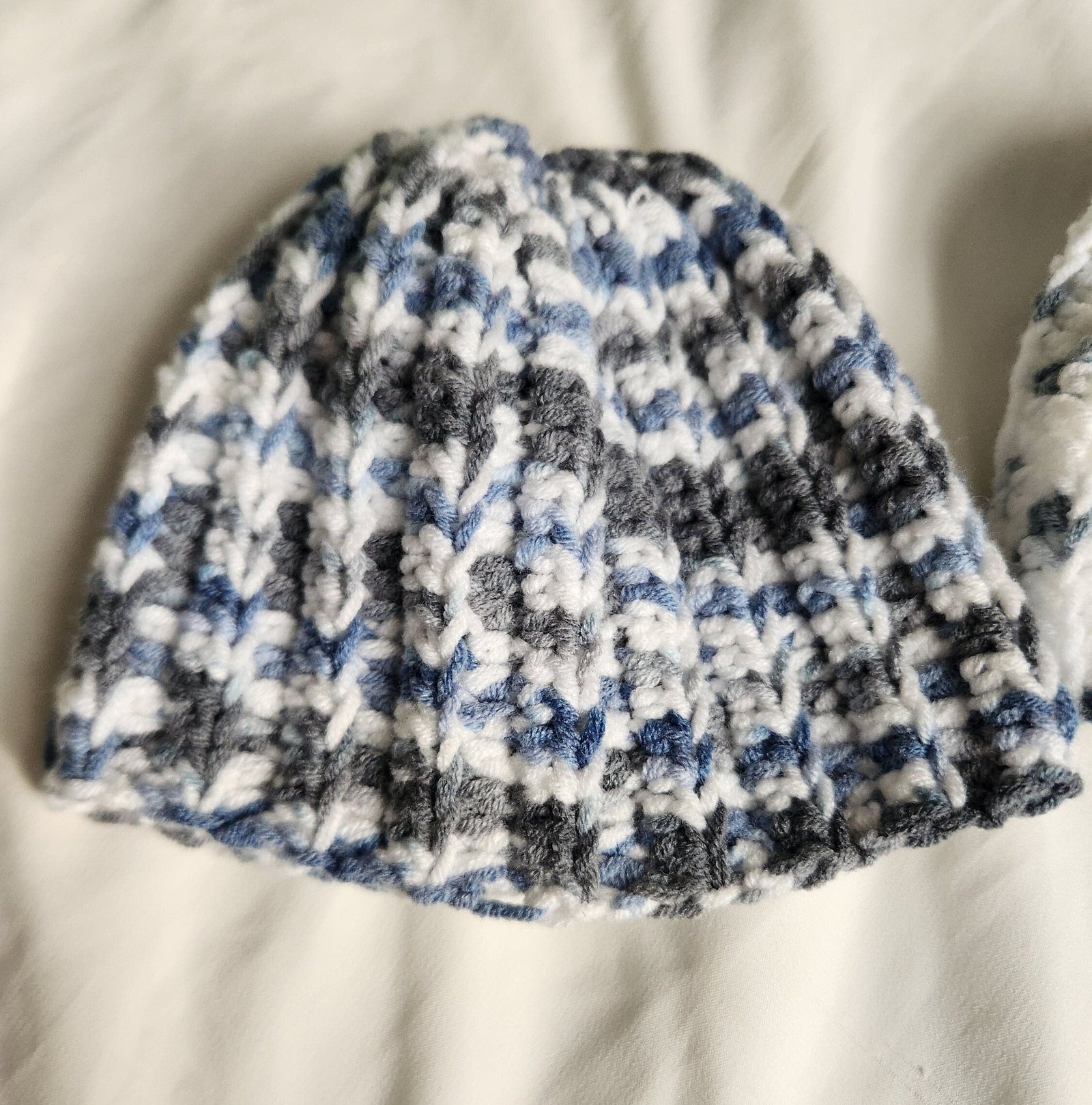 Handmade Gradient Crochet Baby Beanie: Cute and Colorful Newborn Gift (Up to 12 Months)